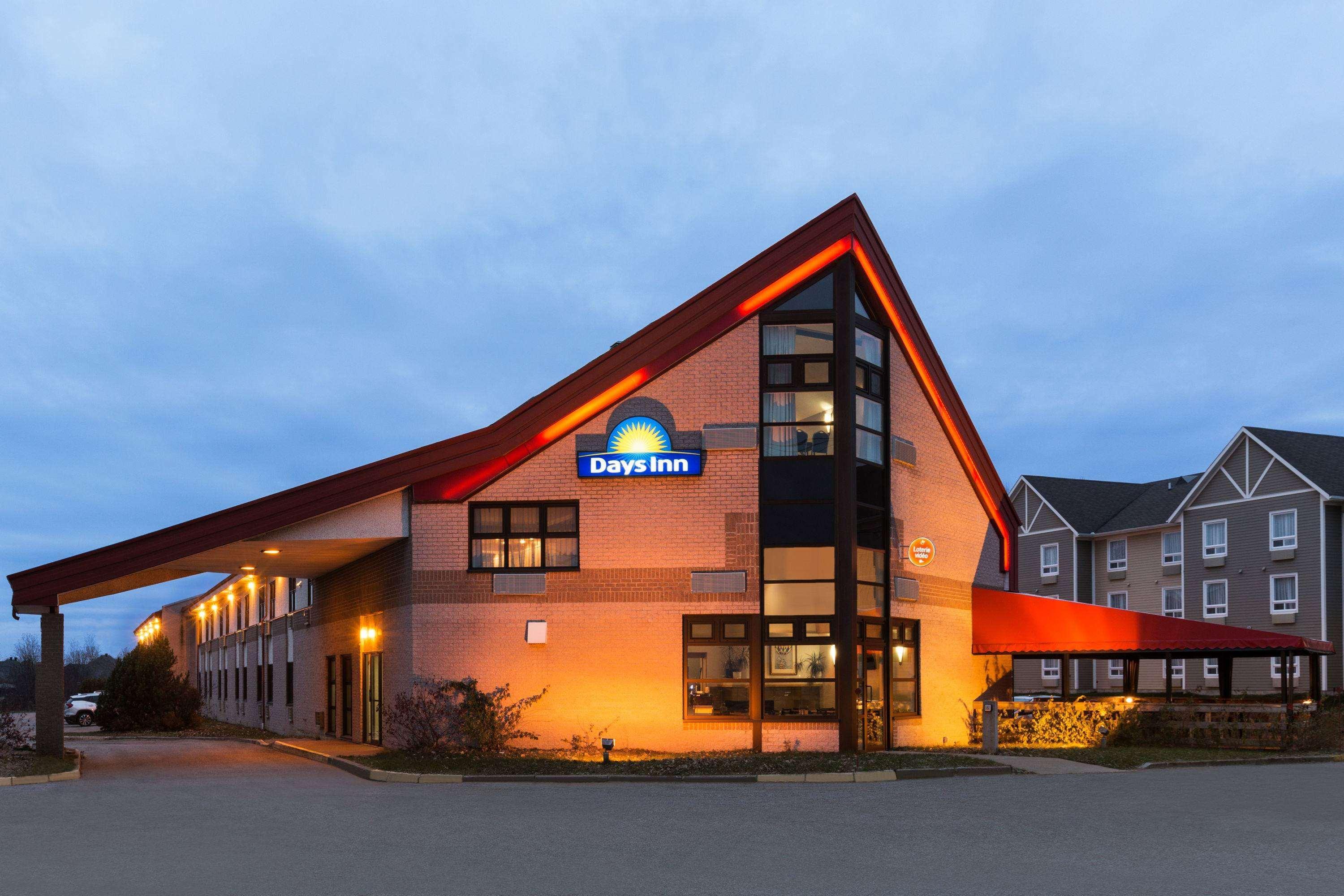 Days Inn By Wyndham Trois-Rivières Esterno foto